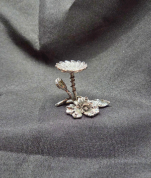 z Floral Metal Sphere Holder