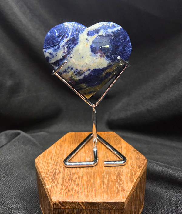 Sodalite w stand2